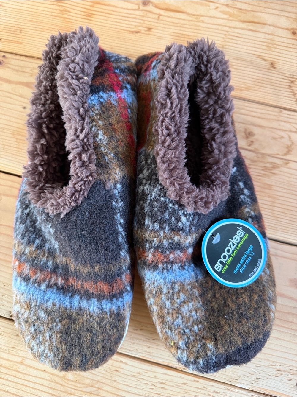 Snoozies! Men's Brown & Blue Fleece-Lined Slip-On Slippers